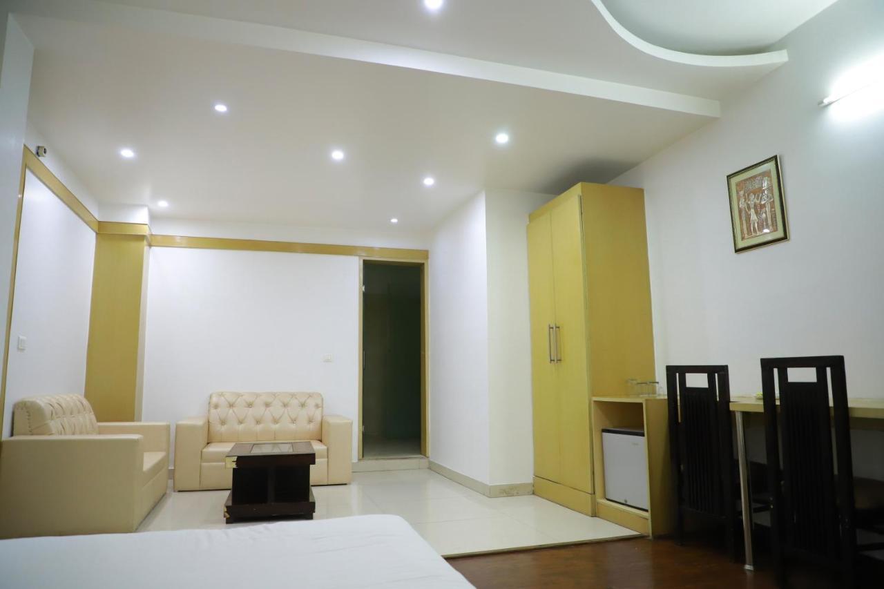 Hotel Parth Inn 加济阿巴德 外观 照片