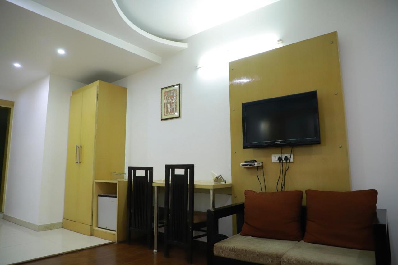 Hotel Parth Inn 加济阿巴德 外观 照片
