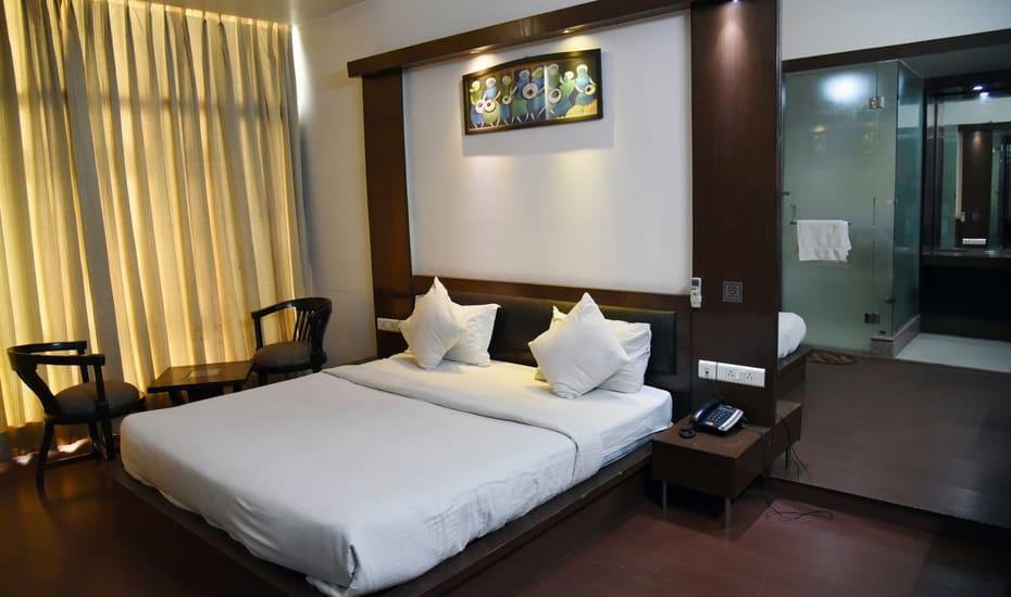 Hotel Parth Inn 加济阿巴德 外观 照片