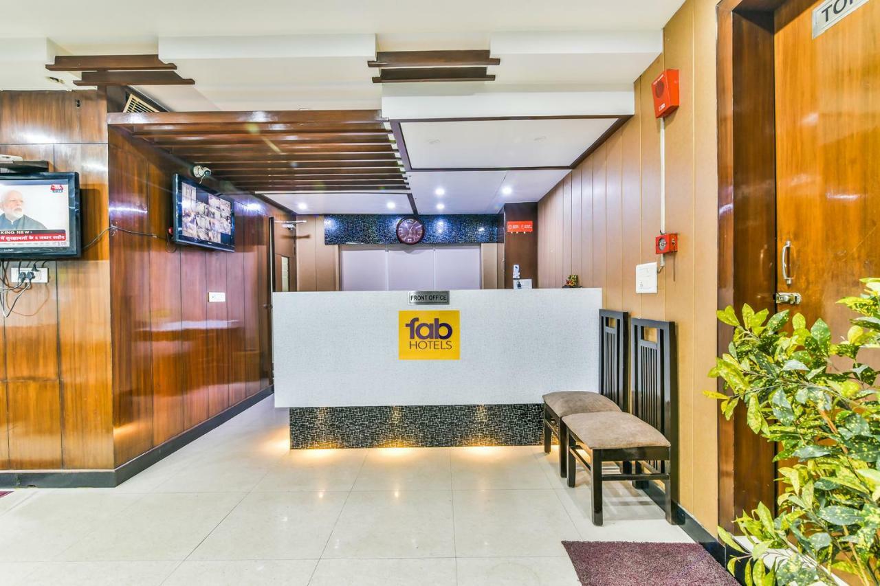 Hotel Parth Inn 加济阿巴德 外观 照片