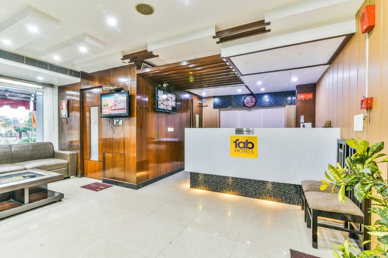 Hotel Parth Inn 加济阿巴德 外观 照片