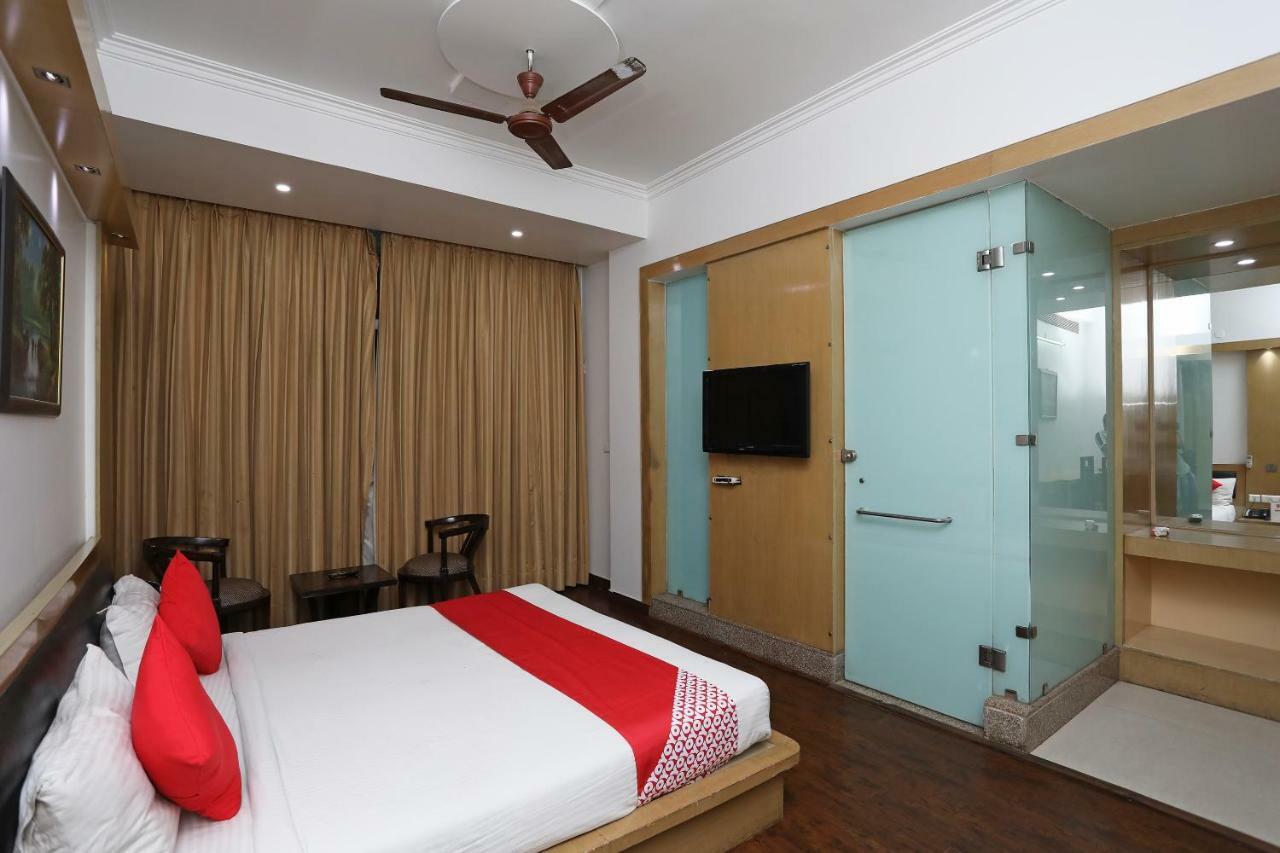Hotel Parth Inn 加济阿巴德 外观 照片